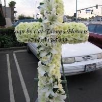 Cat Tuong Flowers Orange County Santa Ana Funeral Arrangement Cross